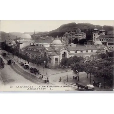 Carte postale 63 - La Bourboule - Gd Etablissement des Thermes Artisanat