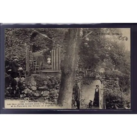 Meilleure Qualité Carte postale 63 - Royat - Les deux portes donnant acces a la grotte Rouge et du panorama d