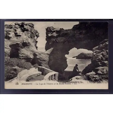 Vente Directe Carte postale 64 - Biarritz - La loge de Theatre et la roche Percee - Non voyage - Dos divi