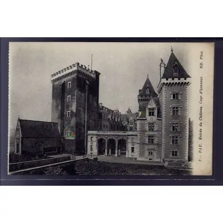 Achat Immédiat Carte postale 64 - Pau - Entree du chateau - cour d' Honneur - Non voyage - Dos divise