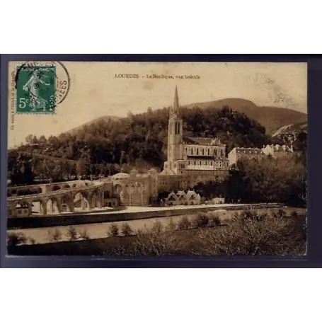 Super Prix Carte postale 65 - Lourdes - La Basilique - vue laterale - Voyage - Dos divise