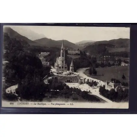Retour Gratuit Carte postale 65 - Lourdes - La Basilique - vue plongeante - Voyage - Dos divise