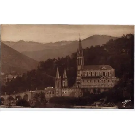 Expédition Rapide Carte postale 65 - Lourdes - La Basilique et la vallee d'Argeles - Voyage - Dos divise