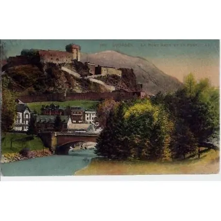 Carte postale 65 - Lourdes - Le pont Neuf et le fort Vente Flash