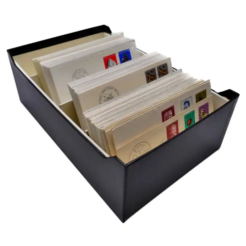 Acheter Direct Lot de 150 enveloppes FDC timbres Suisse 1952-1984 en une boite.