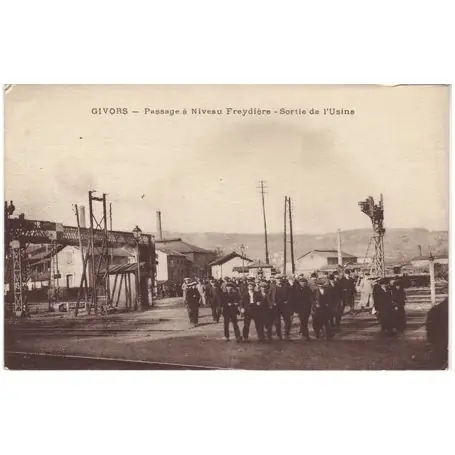 Nouvel Arrivage Carte postale 69 - Givors - Passage a niveau Freydiere