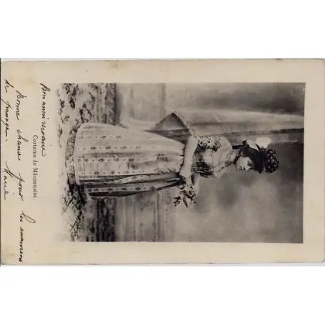 Carte postale 71 - Femme en costume de Maconnaise - Voyage - Dos divise Certifié