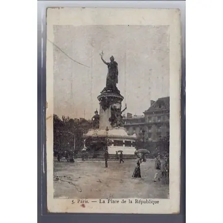 Prix Promo Carte postale 75 - Paris - La place de la Republique - Non voyage - Dos non divise