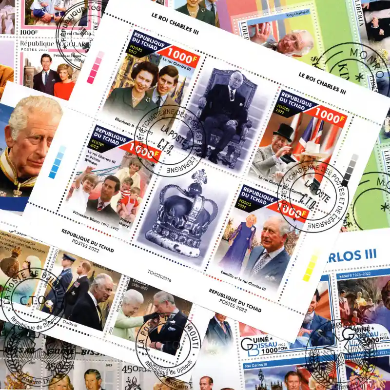 Jusqu’à Épuisement Des Stocks Famille royale d'Angleterre 10 blocs-feuillets de timbres thématiques.