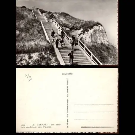 Affaire À Saisir Carte postale 76 - Le Treport - Les escaliers conduisant aux falaises - CPSM