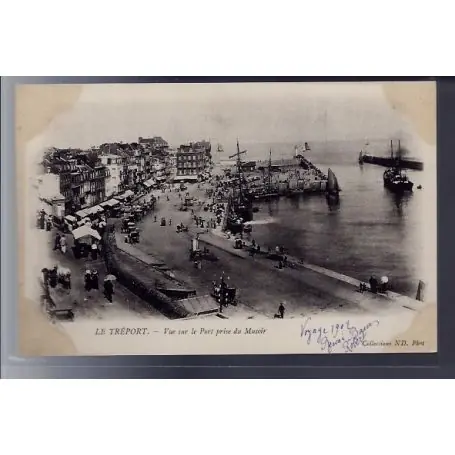Nouvel Arrivage Carte postale 76 - Le Treport - Vue sur le Port prise du Musoir - Non voyage - Dos non di