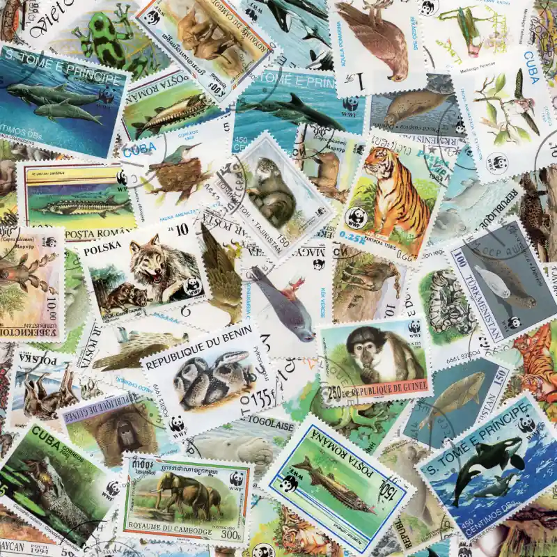 Marque Animaux WWF 50 timbres thématiques tous différents.