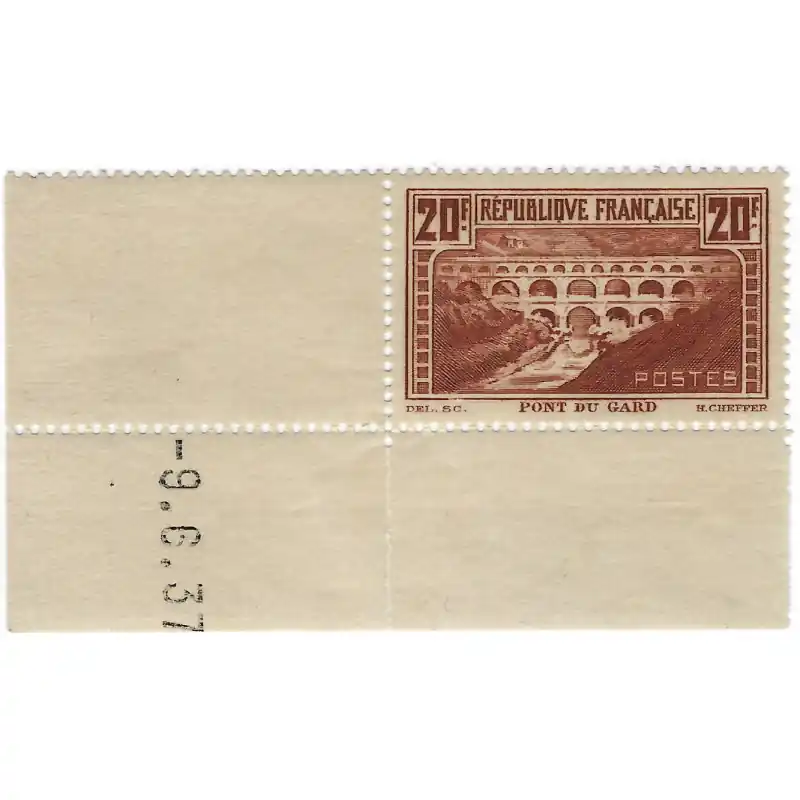 Pont du Gard timbre de France N°262 coin daté neuf**. Offre Spéciale