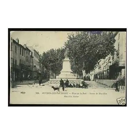 Carte postale 83 - Hyeres les Palmiers - Place de la Rade Vente Flash