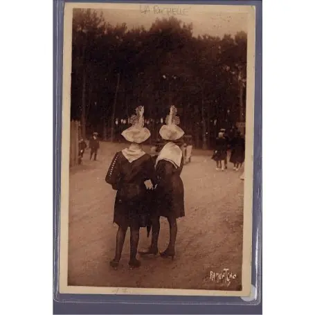 Carte postale 85 - La Rochelle - Costumes sablais - Non voyage - Dos non divise Garantie Incluse