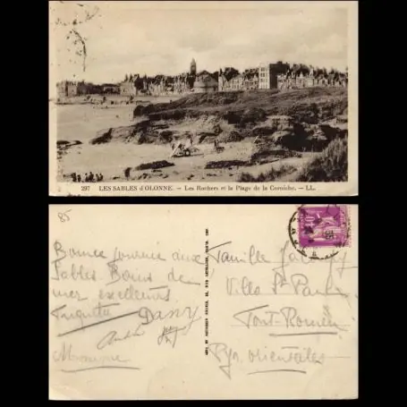 Prix Réduit Carte postale 85 - Les Sables d'Olonne - Rochers et plage de la corniche