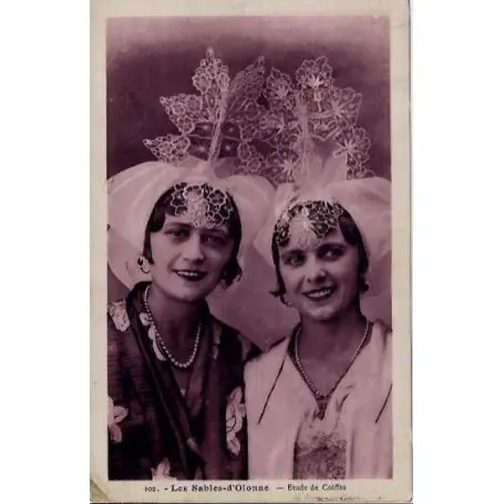 Carte postale 85 - Les sables-D'olonne - Etude de coiffes - Voyage - Dos divise Offre Spéciale