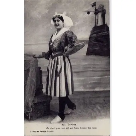 Carte postale 85 - Sablaise - ce n'est pas vous qui me ferez baisser les yeux" - Non voyag""" Dernier Modèle