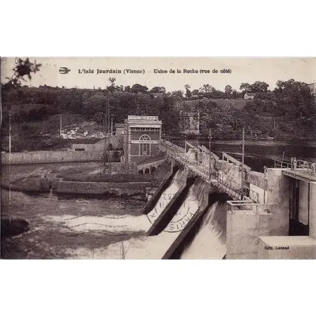 Carte postale 86 - L'Isle Jourdain - Usine de la roche Tendance
