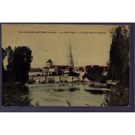 Carte postale 86 - St-Savin-sur-Gartempe - le vieux pont - le Pont neuf et l' eglise - No Gros Lot