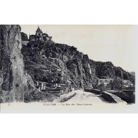 Carte postale 89 - Avallon - La rue des Deux-Cousins Fait Main