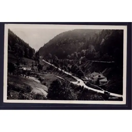 Carte postale 89 - Environs de Bussang - L' Hotel Turenne et le Col de Bussang - Voyage - Artisanat