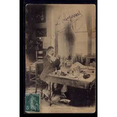 Carte postale 92 - Sevres - Manufacture de Sevres - un peintre decorateur - Voyage - Dos Expédié Aujourd’hui