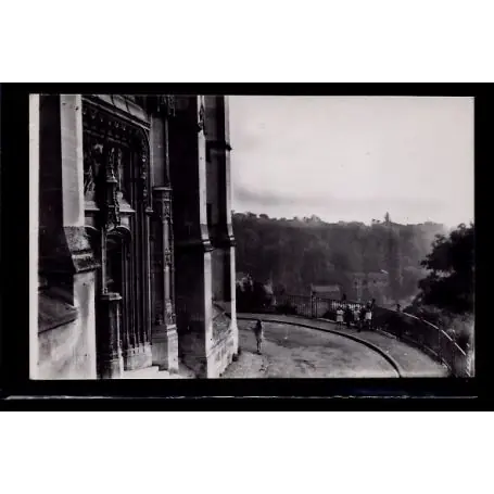 Carte postale 95 - Montmorency - Vue vers l' Orangerie et le Portail de l' eglise St-Mart Prix Choc