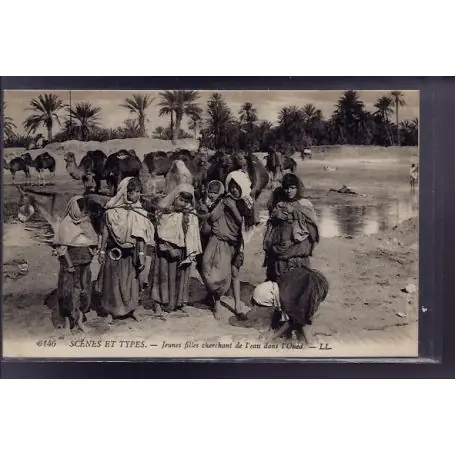 Algerie - Scenes et types - Jeunes filles cherchant de l'eau dans l'Oued - Beau plan Prix Bas