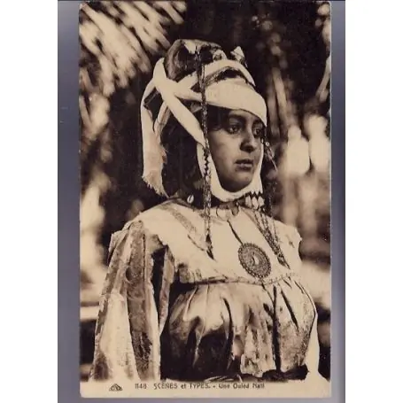 Algerie - Scenes et types - Une Ouled Naa¯l - Beau plan Acheter En Ligne