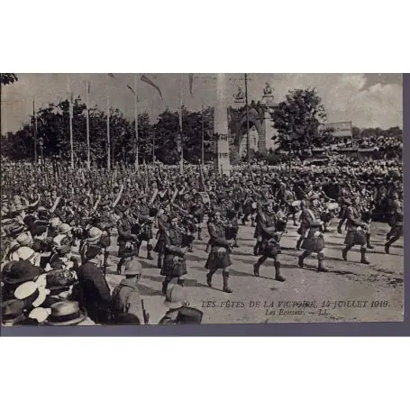 Achat Immédiat Paris 14 juillet 1919 - Les Ecossais Carte n'ayant pas voyage