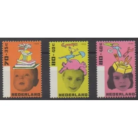 Pays-Bas - 1996 - No 1560/1562 - Enfance Exclusif